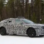 El nuevo Range Rover Velar: estrena plataforma 800V, tendrá versiones eléctrica e híbrida con hasta 700 CV