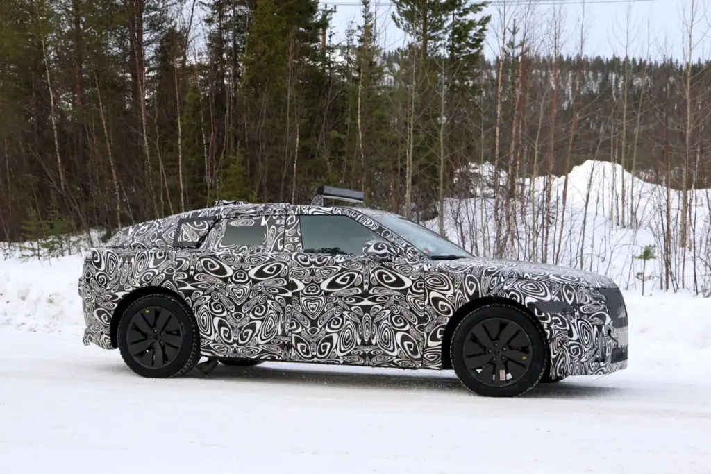 Range Rover Velar electrico 2027 9 Motor16