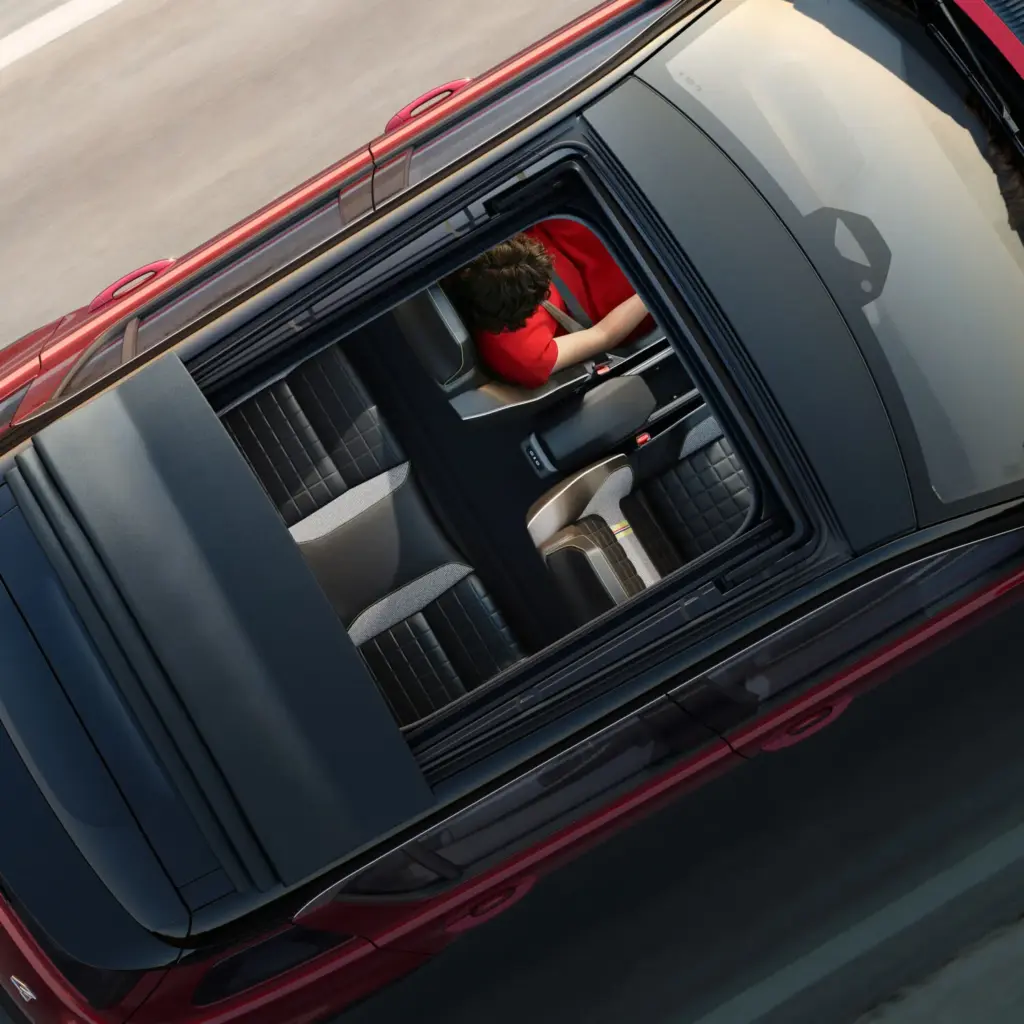 Renault 4 E TECH techo lona 9 Motor16