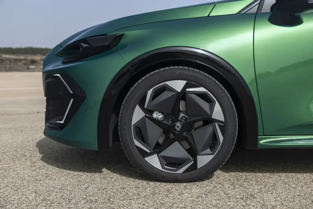 Renault Clio techno full hybrid E Tech 160 CV 6 Motor16