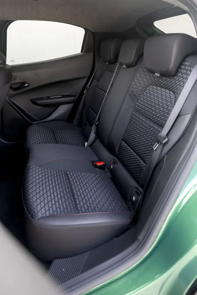 Renault Clio techno full hybrid E Tech 160 CV 9 Motor16