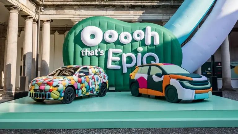 El Škoda Epiq se camufla de forma divertida en Milán en una instalación «made in Spain»