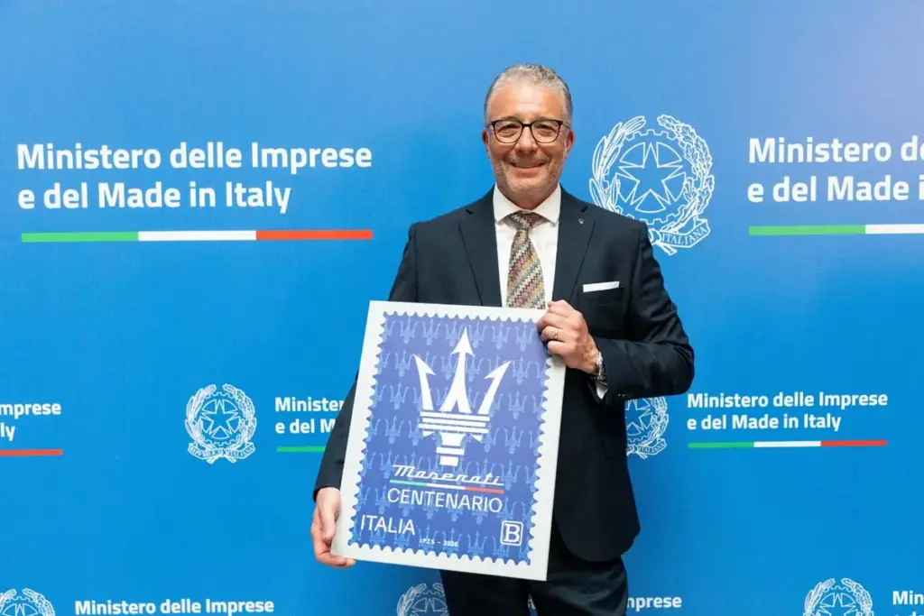 El Tridente de Maserati cumple 100 años: Italia le dedica un sello postal oficial 2 Motor16 Santo Ficili COO de Maserati y CEO de Alfa Romeo1 Motor16