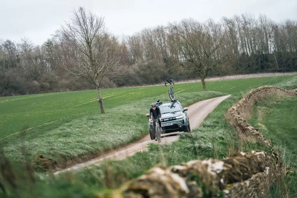 Sarah Ruggins record ciclista dacia16 Motor16