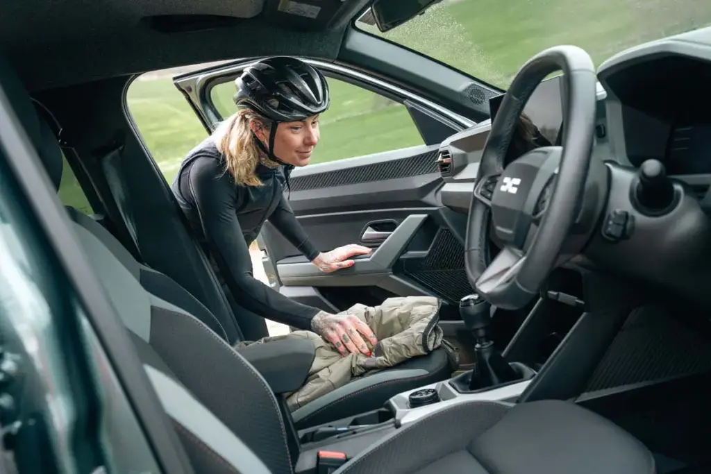 Sarah Ruggins record ciclista dacia5 Motor16