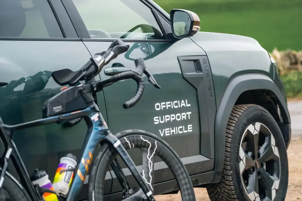 Sarah Ruggins record ciclista dacia8 Motor16