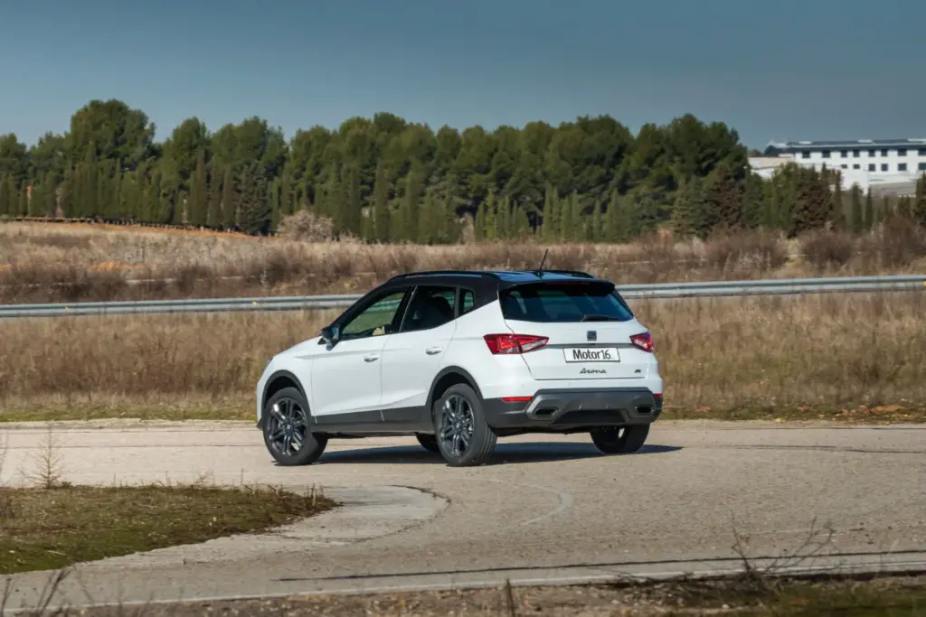 Seat Arona 1.0 TSI 115 CV M6 2026 13 Motor16