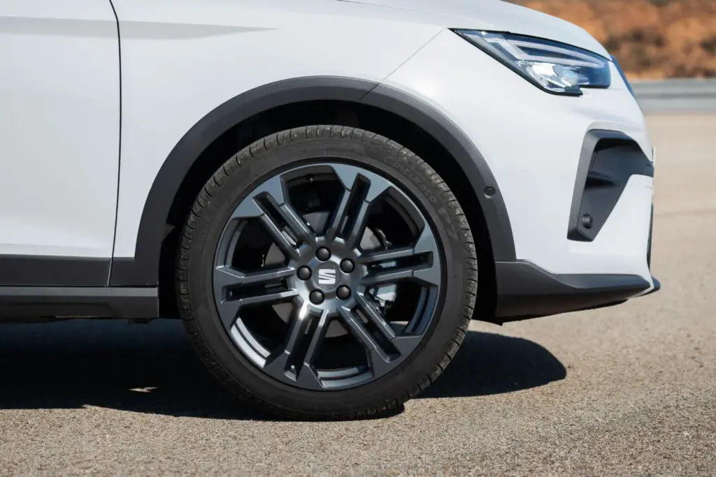 Seat Arona 1.0 TSI 115 CV M6 2026 14 Motor16