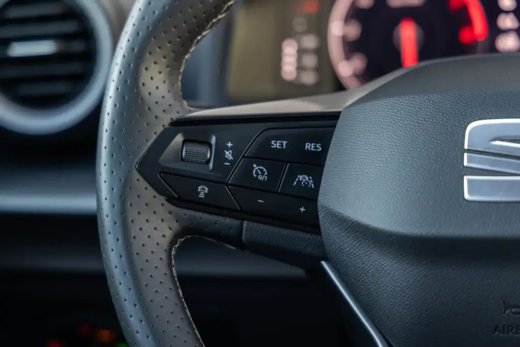 Seat Arona 1.0 TSI 115 CV M6 2026 23 Motor16