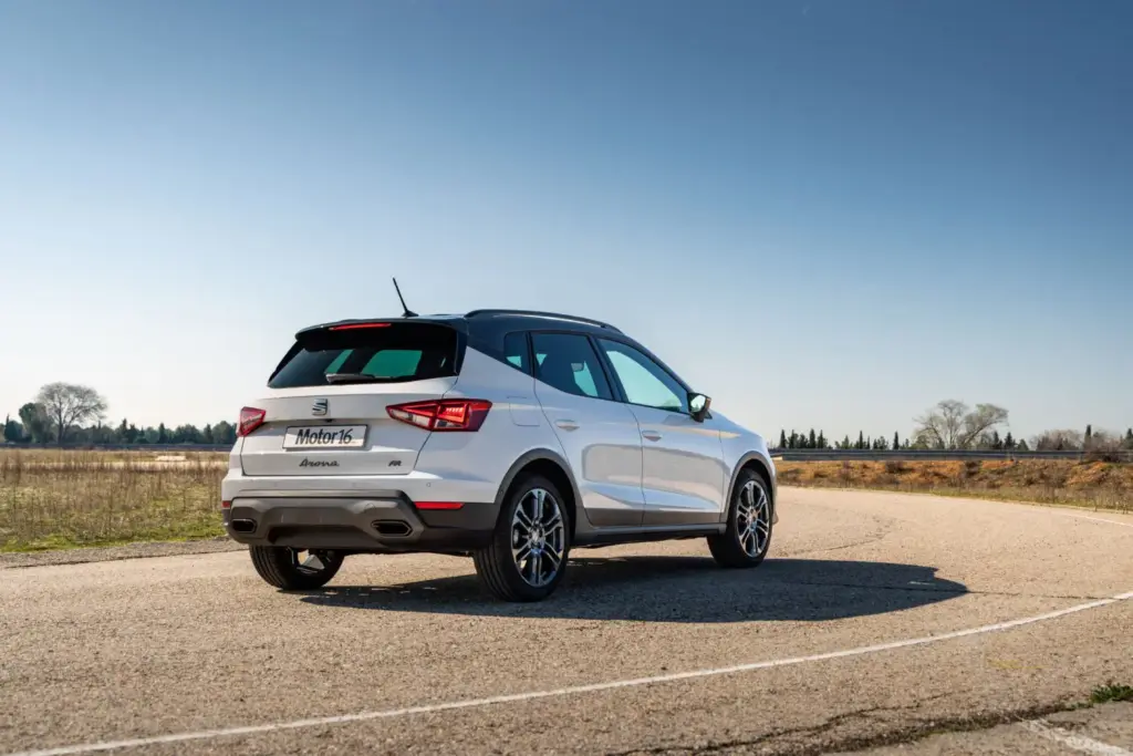 Seat Arona 1.0 TSI 115 CV M6 2026 8 Motor16