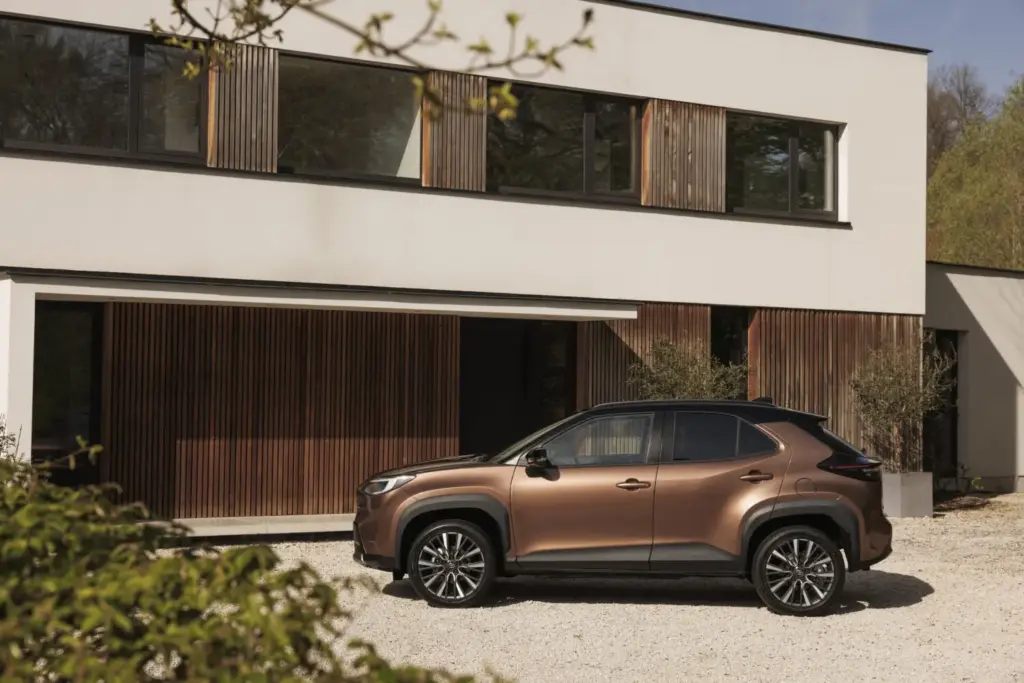 TOYOTA YARIS CROSS 2026 15 Motor16