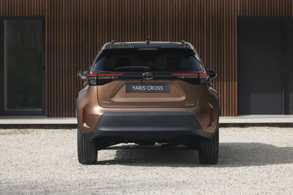 TOYOTA YARIS CROSS 2026 3 Motor16