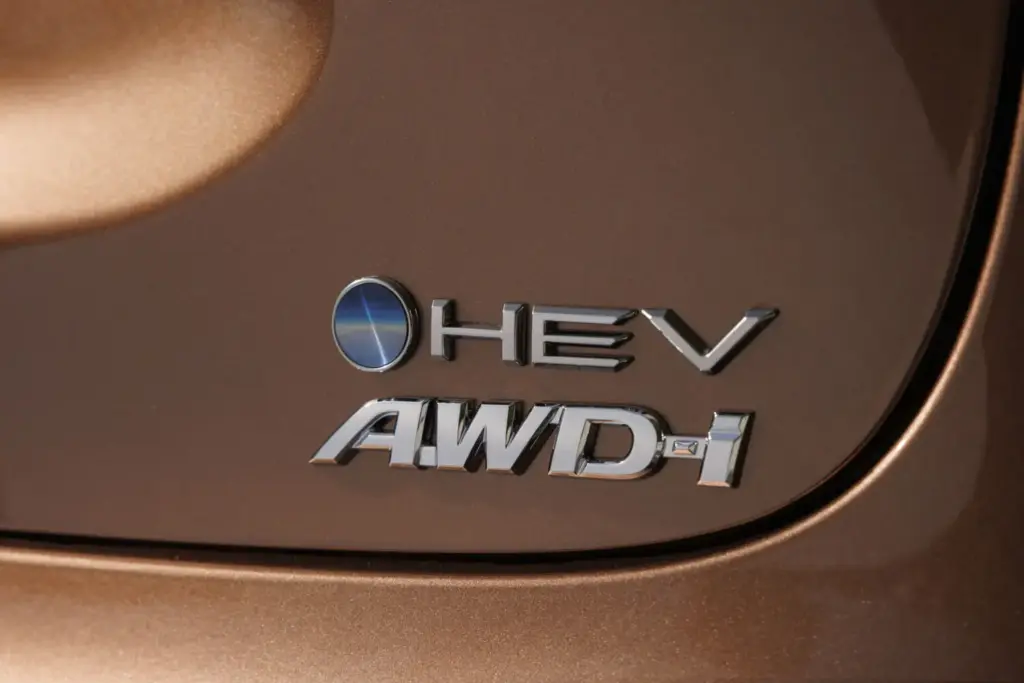 TOYOTA YARIS CROSS 2026 9 Motor16