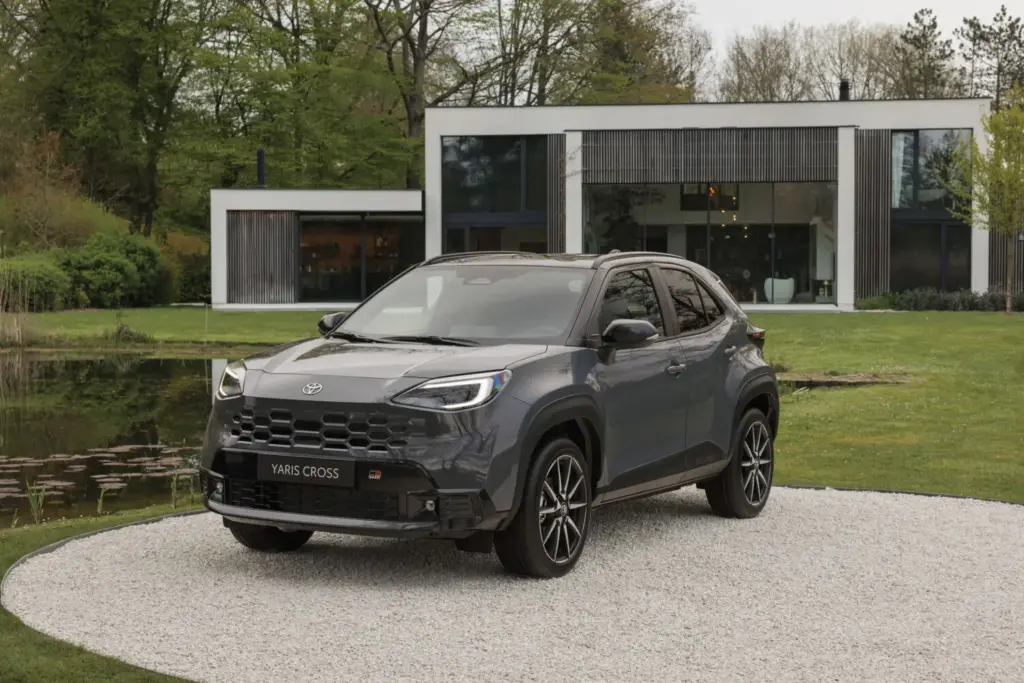 TOYOTA YARIS CROSS GR SPORT 2026 1 Motor16