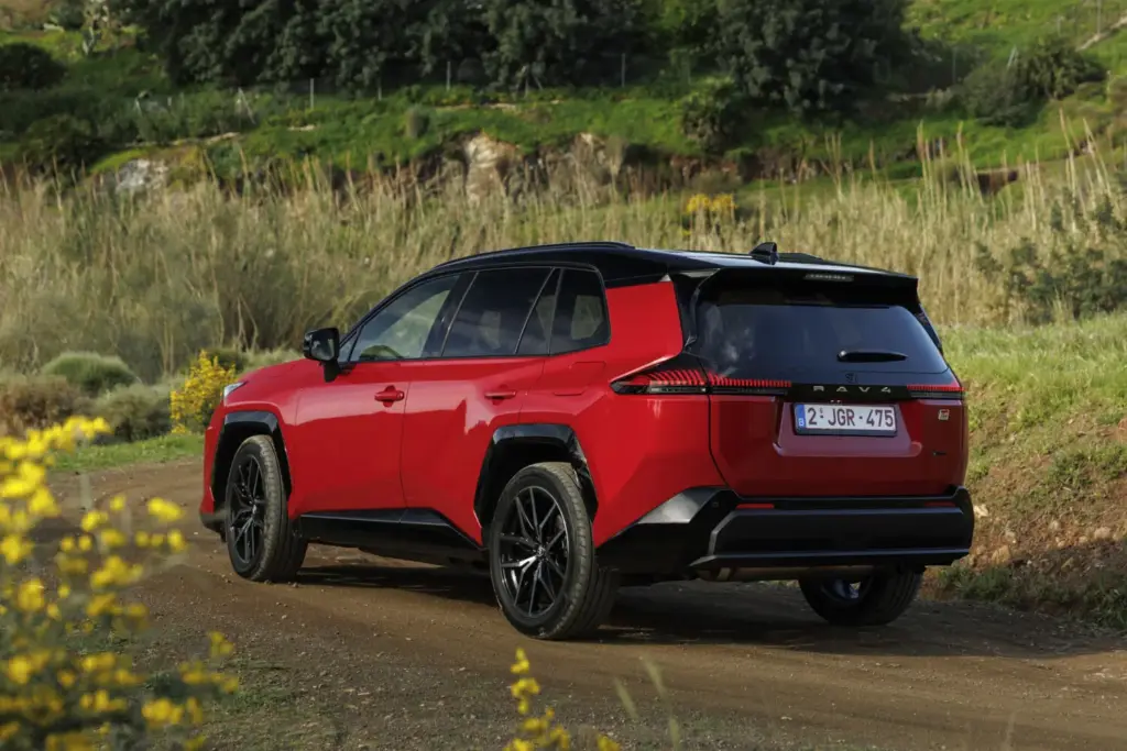 Toyota RAV4 HEV 2026 13 Motor16