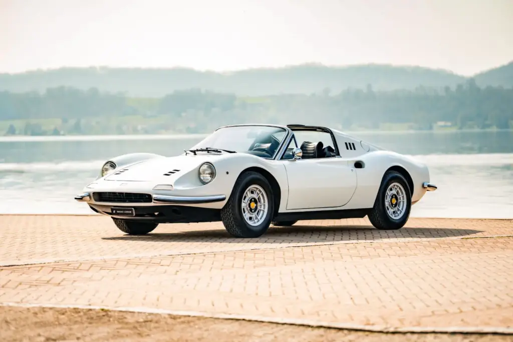 VE26 1973 Ferrari Dino 246 GTS Motor16