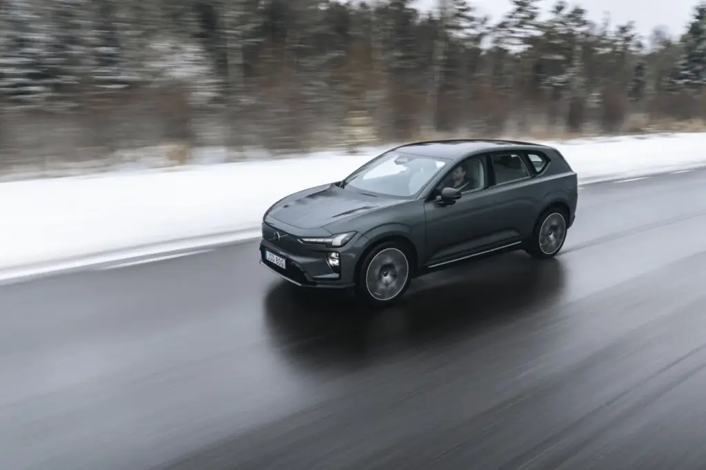 VOLVO EX60 1 Motor16