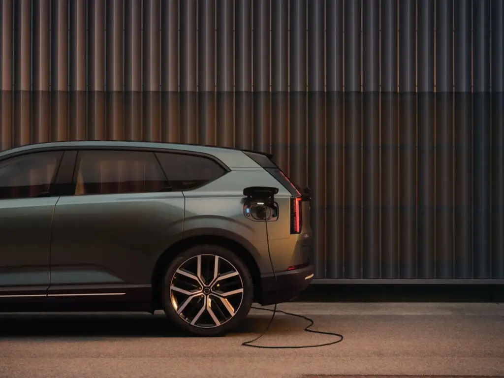 VOLVO EX60 22 Motor16