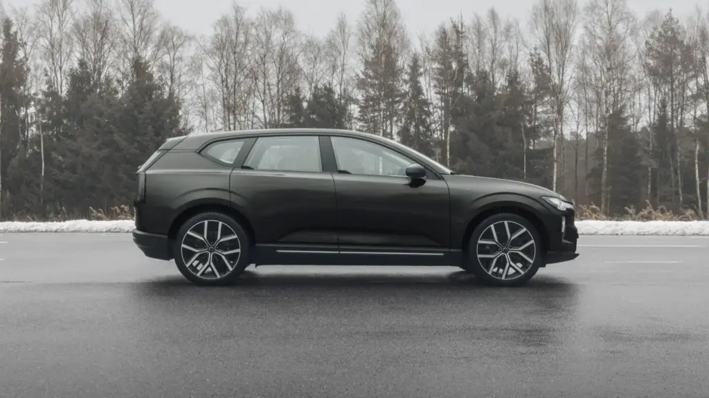 VOLVO EX60 3 Motor16