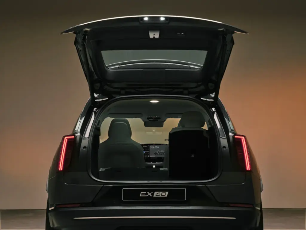 VOLVO EX60 9 Motor16