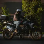 Cada cuánto debes cambiar el casco de moto según la DGT