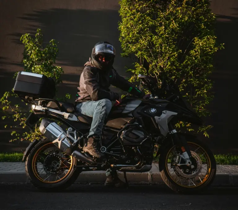 Cada cuánto debes cambiar el casco de moto según la DGT