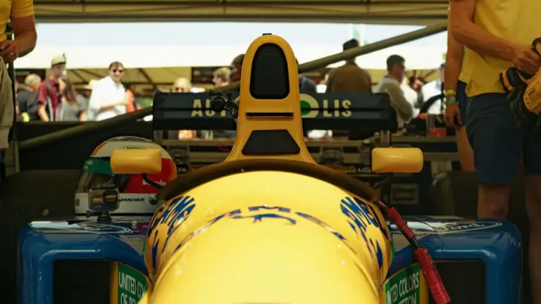 Carlos Sainz duda en 2027: Williams o regreso a Red Bull