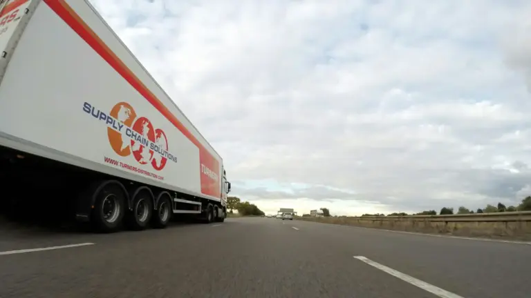 Carnet C+E: el permiso obligatorio para conducir un tráiler