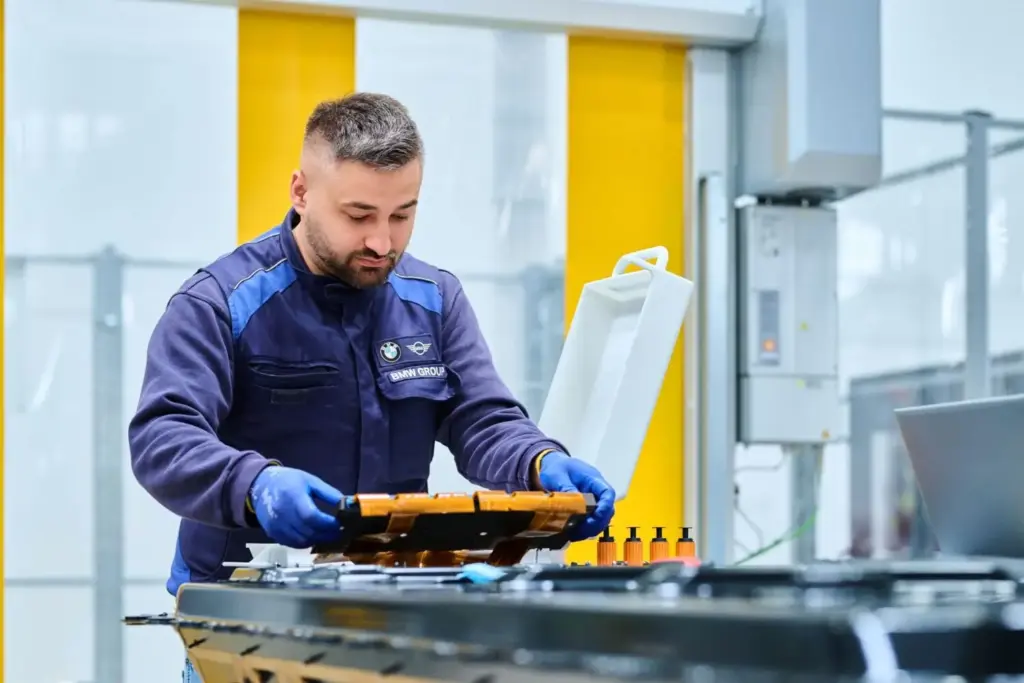 fabrica bmw i3 neue klasse 2026 2027 13 Motor16