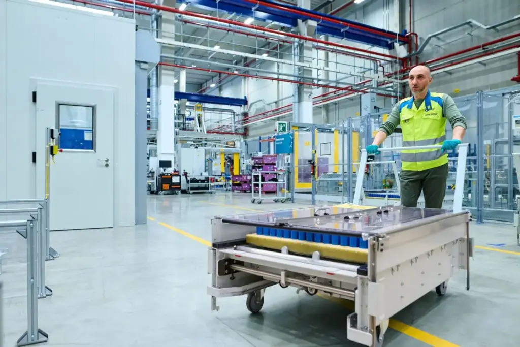 fabrica bmw i3 neue klasse 2026 2027 15 Motor16