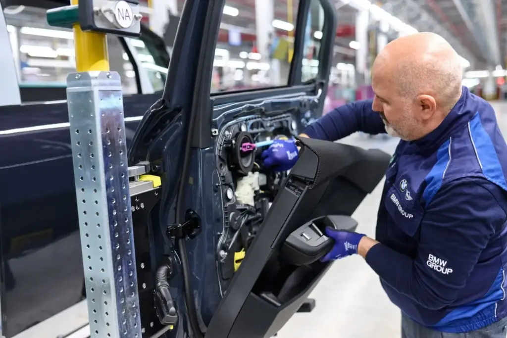 fabrica bmw i3 neue klasse 2026 2027 23 Motor16