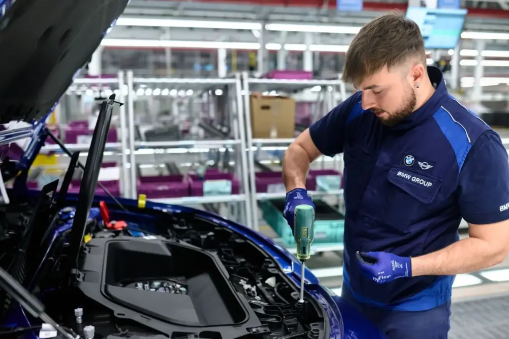 fabrica bmw i3 neue klasse 2026 2027 27 Motor16