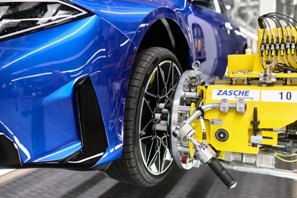 fabrica bmw i3 neue klasse 2026 2027 29 Motor16