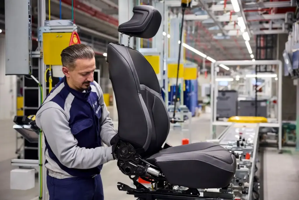 fabrica bmw i3 neue klasse 2026 2027 3 Motor16