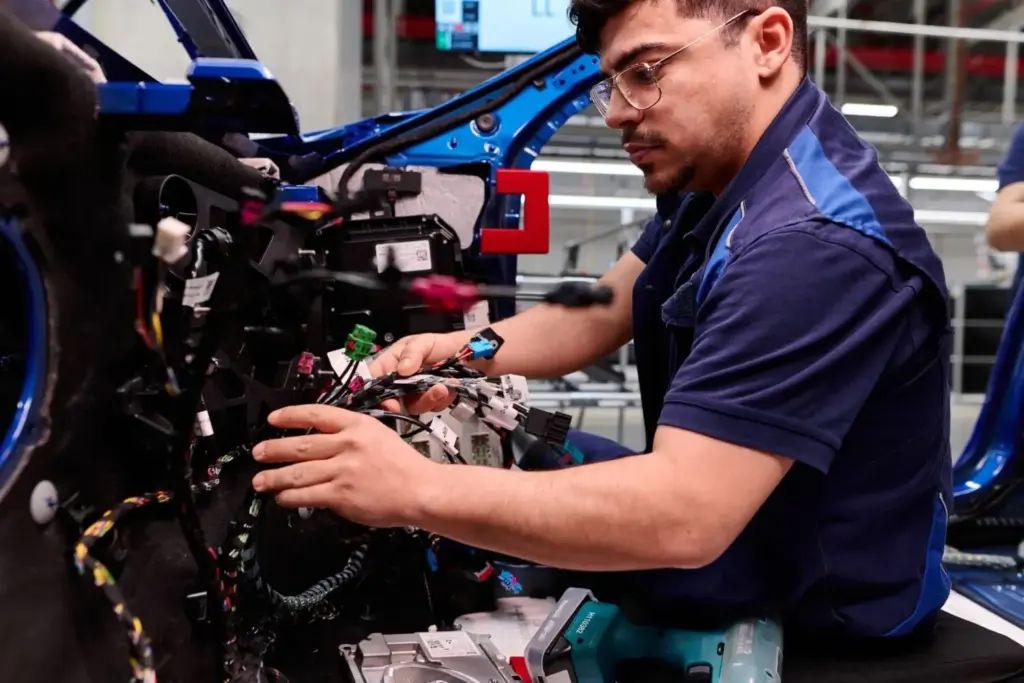 fabrica bmw i3 neue klasse 2026 2027 31 Motor16