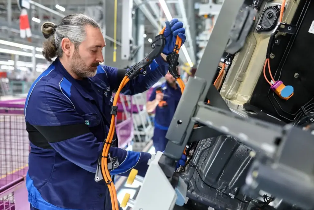 fabrica bmw i3 neue klasse 2026 2027 33 Motor16