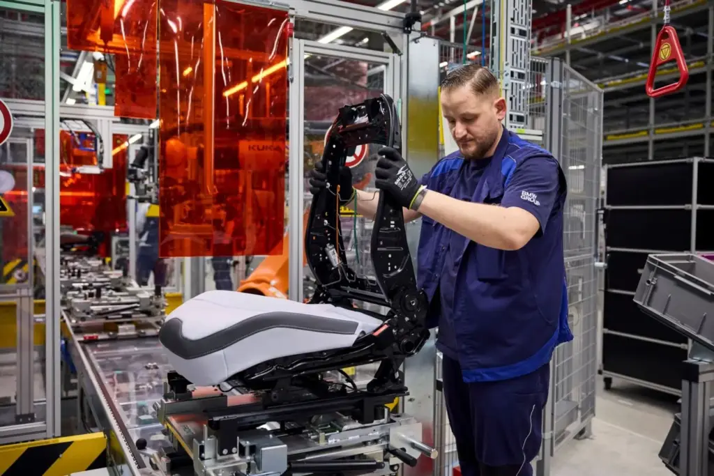 fabrica bmw i3 neue klasse 2026 2027 4 Motor16