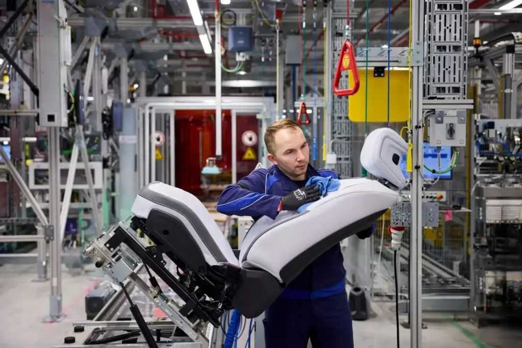 fabrica bmw i3 neue klasse 2026 2027 6 Motor16