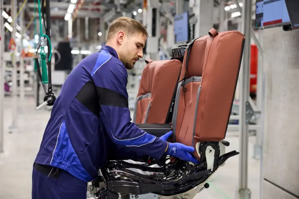 fabrica bmw i3 neue klasse 2026 2027 7 Motor16