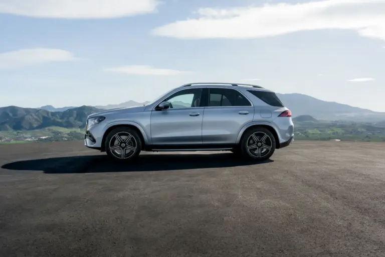 El Mercedes GLE se reinventa con nuevo aspecto, más potencia e IA integrada