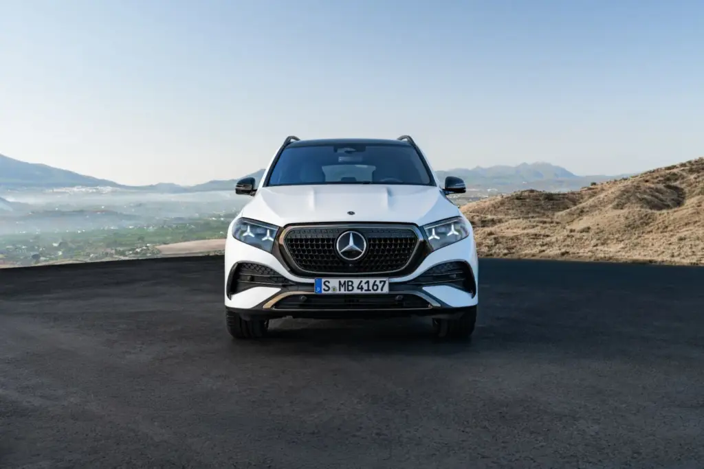 El Mercedes GLE se reinventa con nuevo aspecto, más potencia e IA integrada