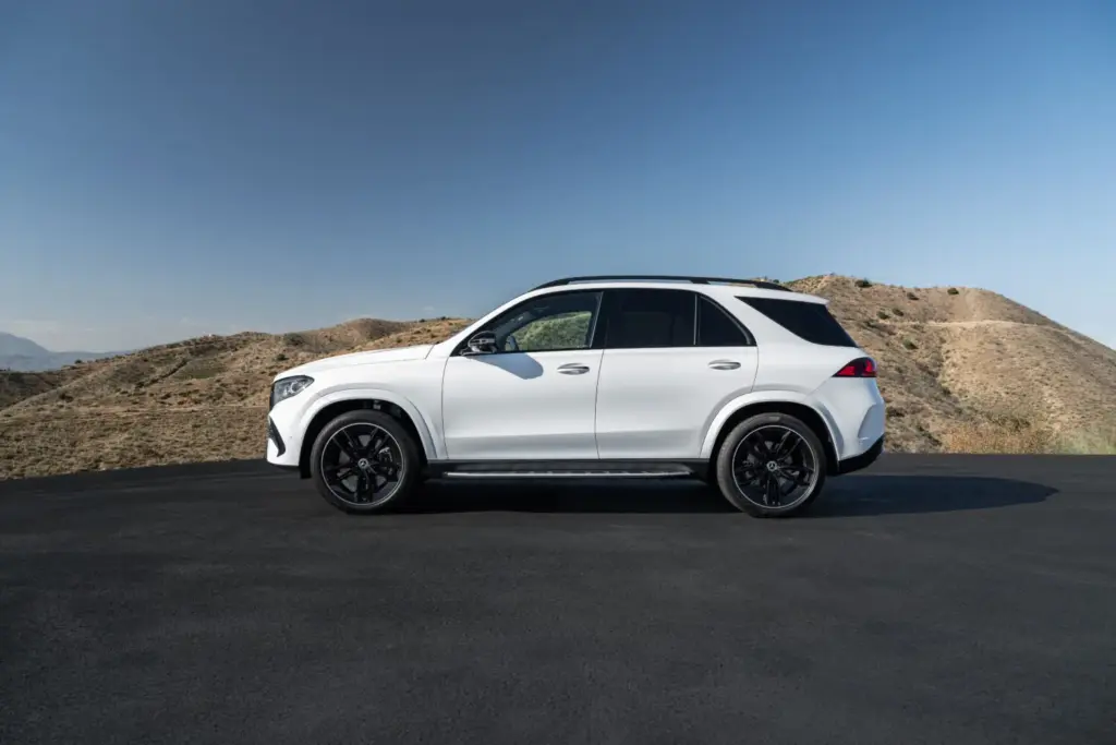 El Mercedes GLE se reinventa con nuevo aspecto, más potencia e IA integrada