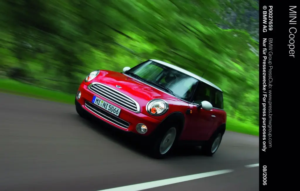 mini moderno 25 anos fabrica 11 Motor16