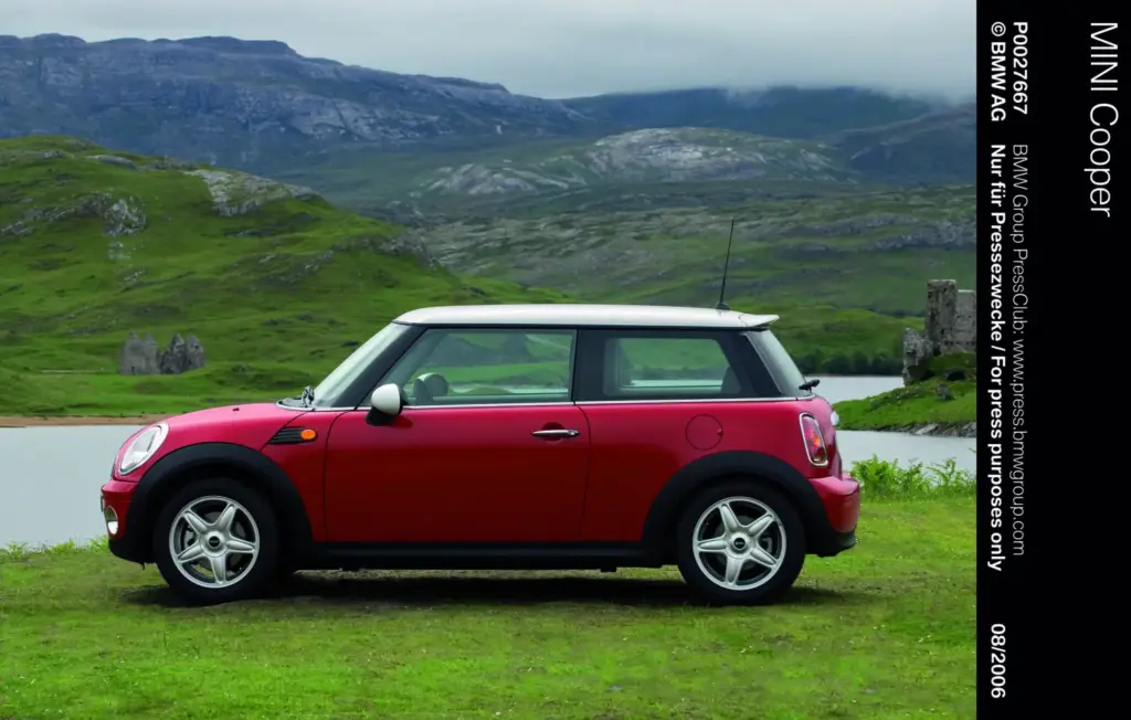 mini moderno 25 anos fabrica 12 Motor16