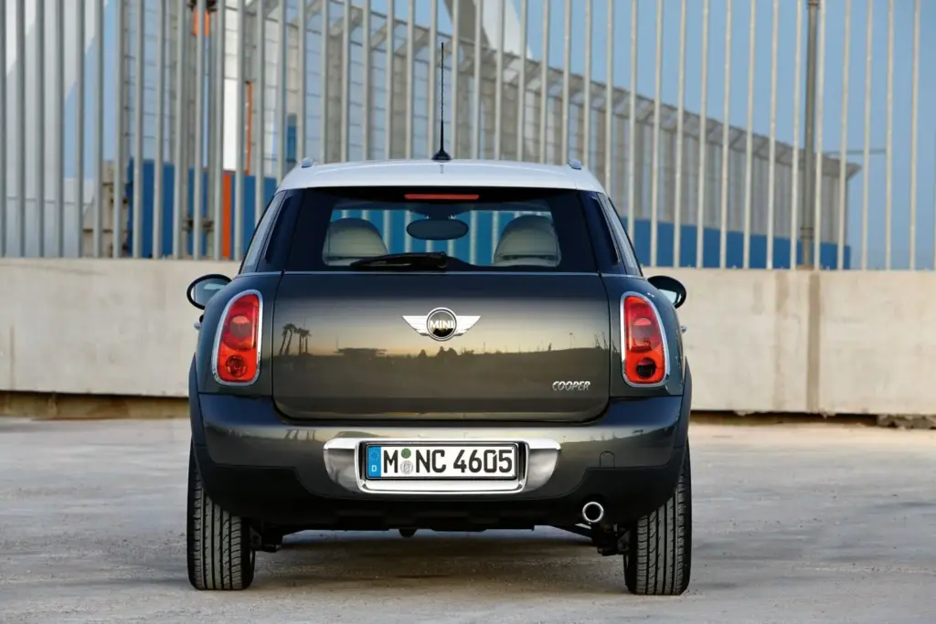 mini moderno 25 anos fabrica 17 Motor16