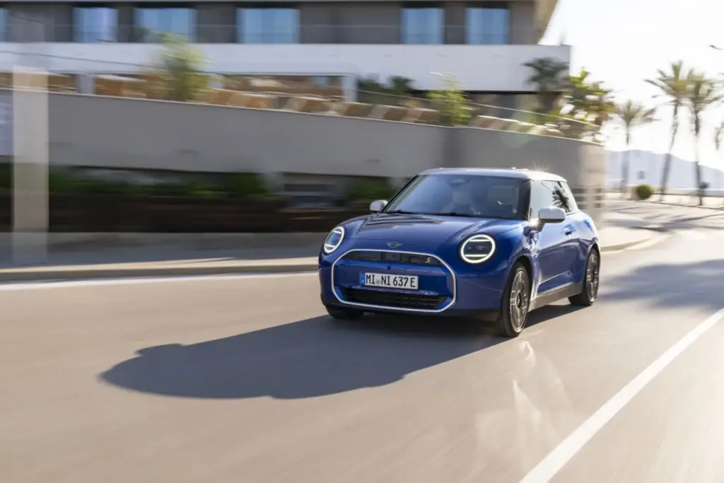 El Mini moderno cumple 25 años y va camino de las cinco millones de unidades