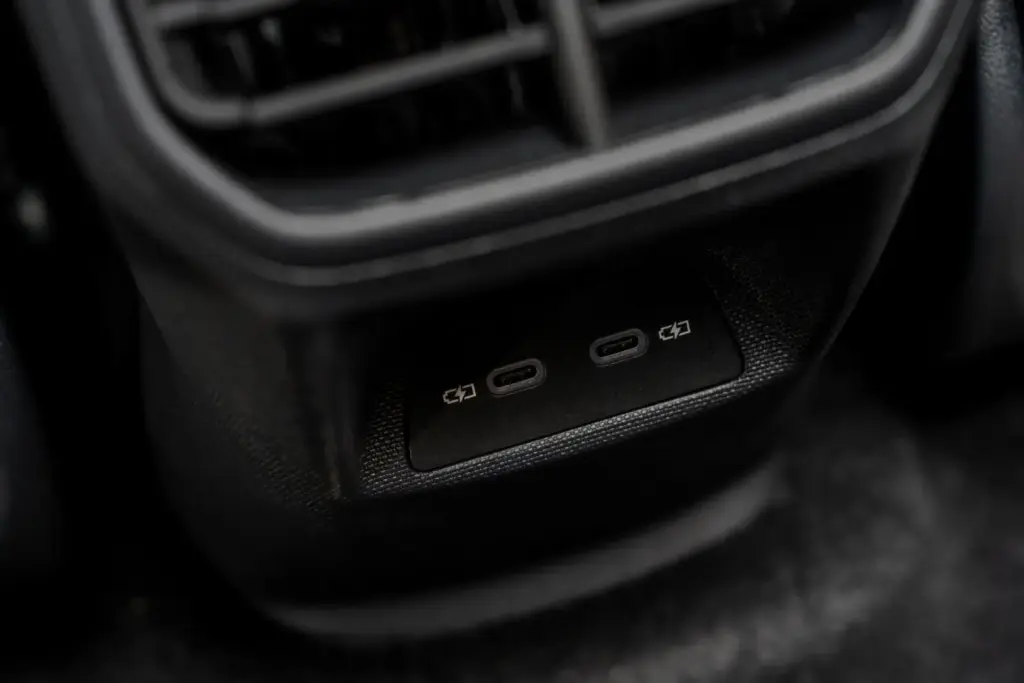 nuevo cupra born vz gris timanfaya 2027 madrid 1 Motor16