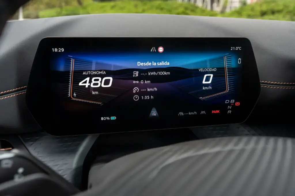 nuevo cupra born vz gris timanfaya 2027 madrid 26 Motor16