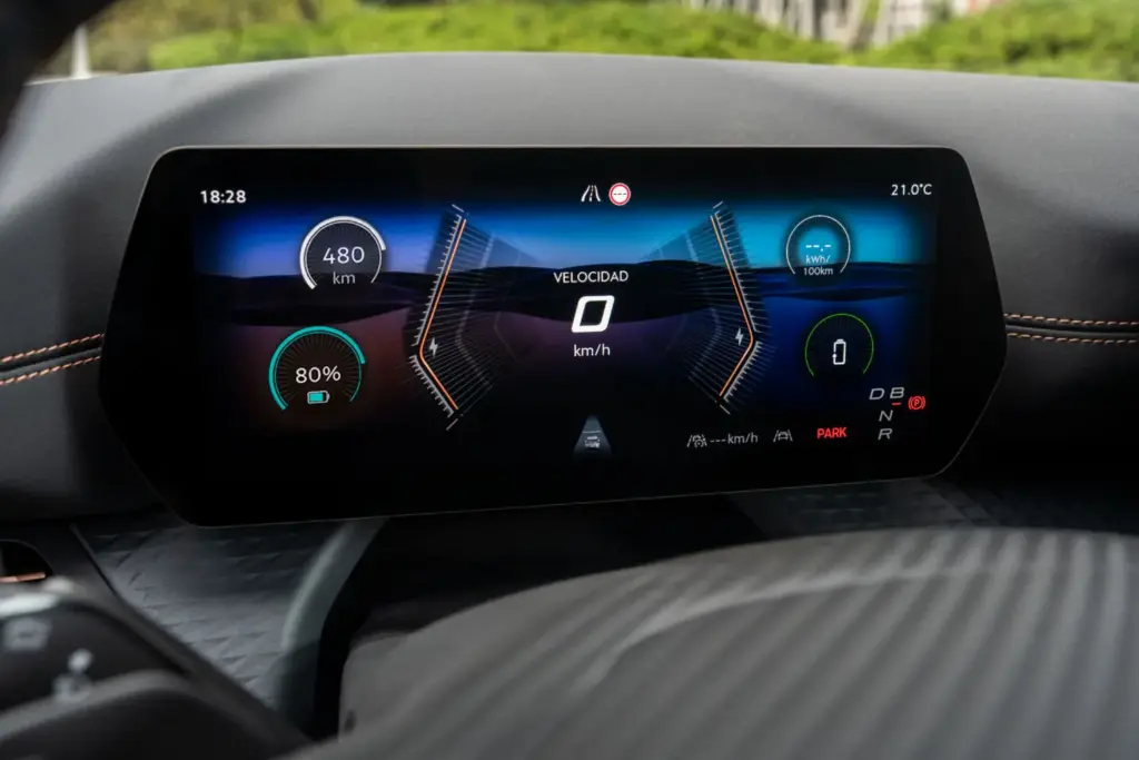 nuevo cupra born vz gris timanfaya 2027 madrid 27 Motor16