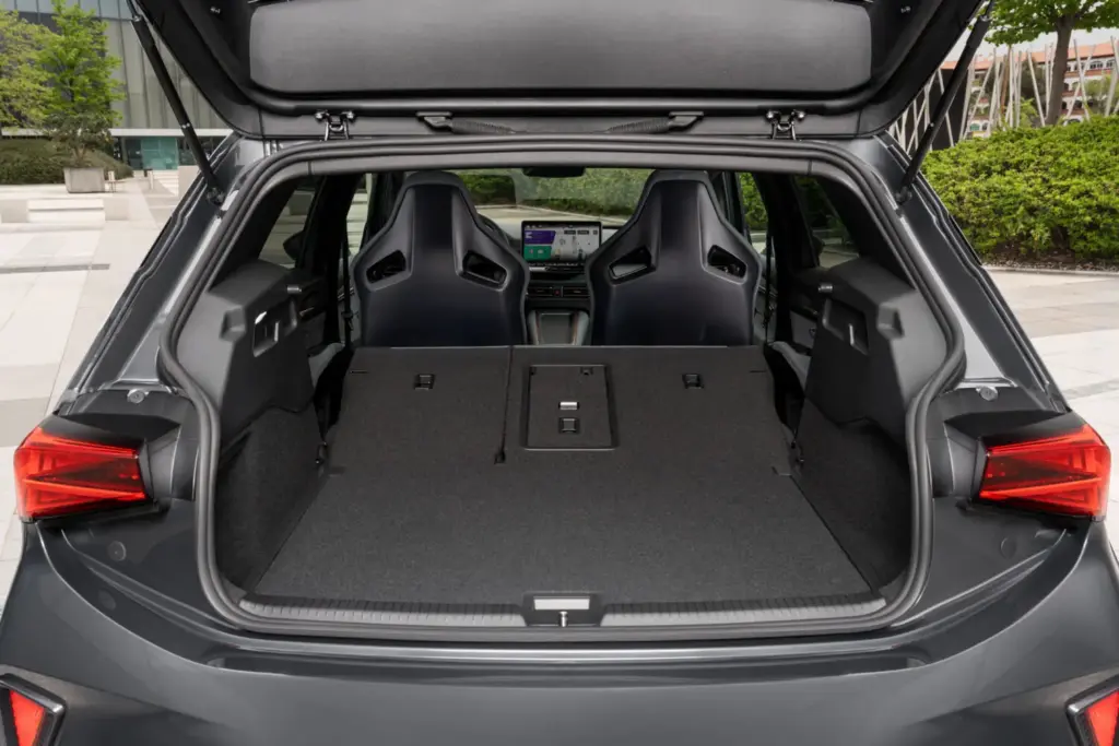 nuevo cupra born vz gris timanfaya 2027 madrid 34 Motor16